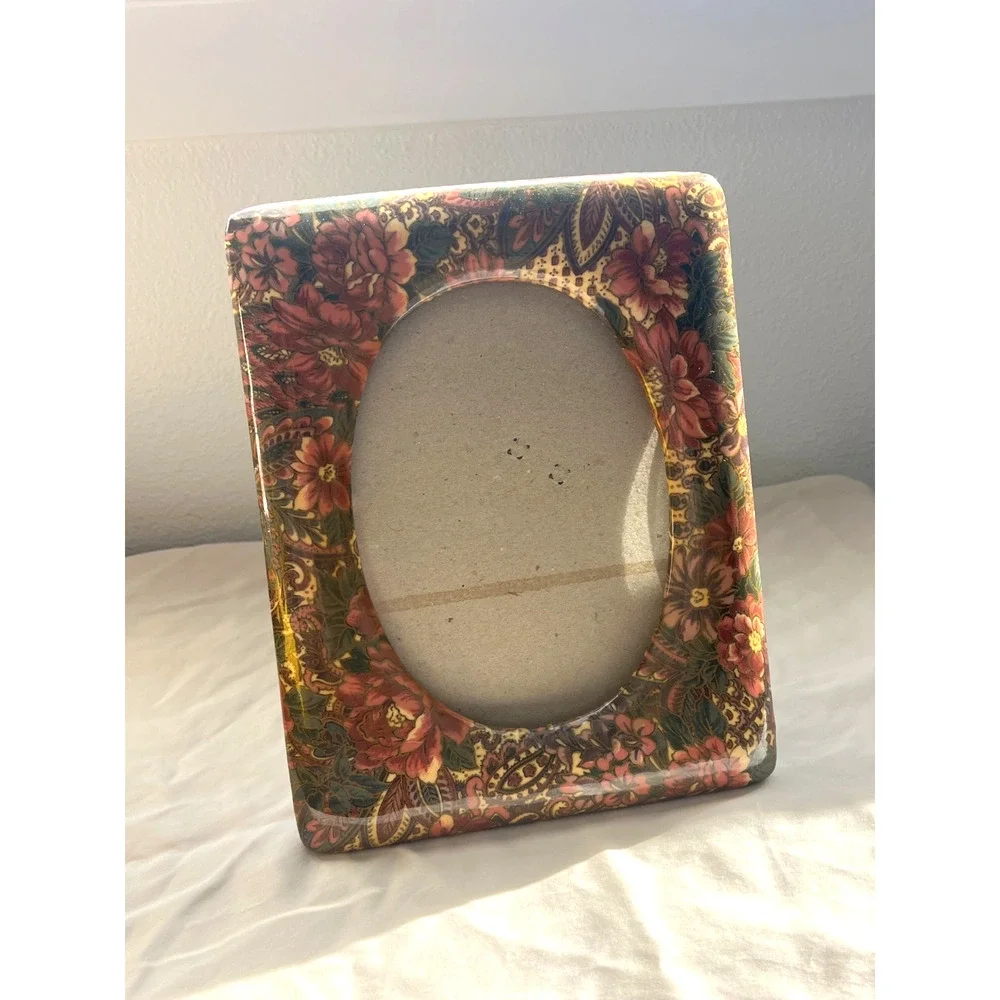 Vintage Patricia Reach 1994 Cottage Core floral photo frame 7 in by 5 in